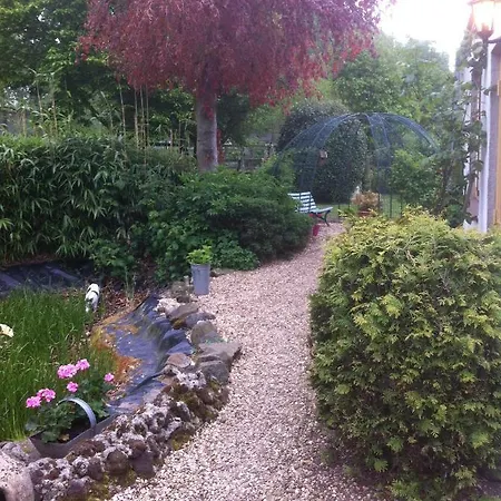 Bed & Breakfast Bed&Breakfast en Camping in Waardenburg a2